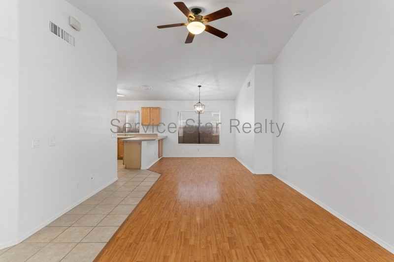 3039 E Hononegh Dr - Photo 4 of 21
