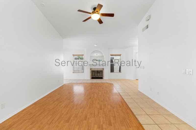 3039 E Hononegh Dr - Photo 5 of 21