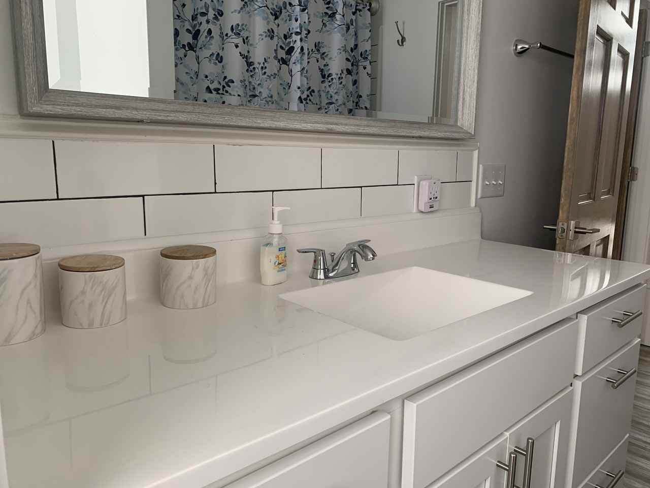 4642 Capital Ave Sw #B - Photo 5 of 11