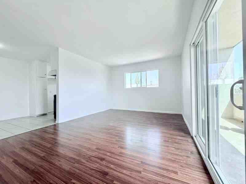 1915 S Longwood Ave #5 - Photo 6 of 19