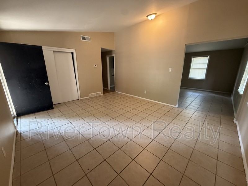 4825 Bridgedale Ave - Photo 3 of 16
