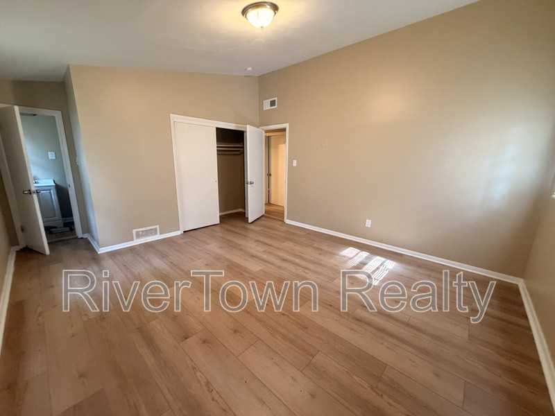 4825 Bridgedale Ave - Photo 7 of 16