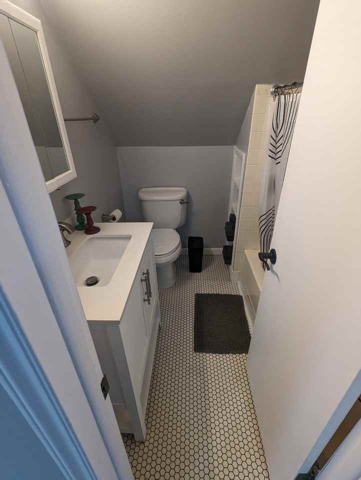 232 N 9th St #A - Photo 4 of 17