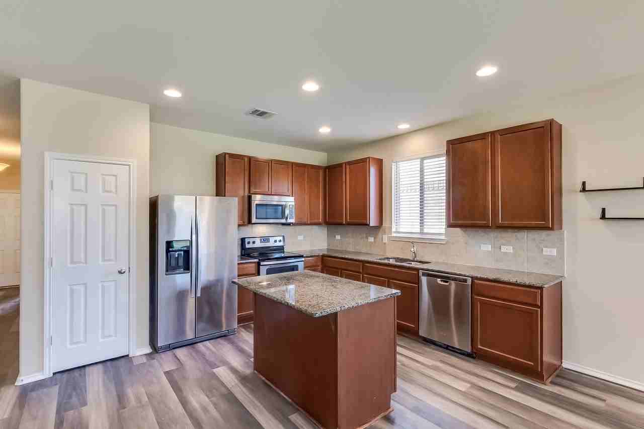 216 Golden Butterfly Dr - Photo 4 of 13