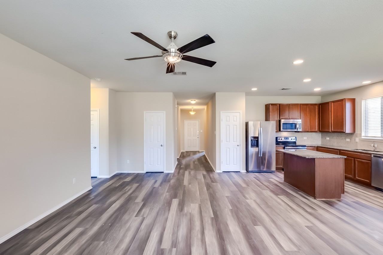 216 Golden Butterfly Dr - Photo 7 of 13