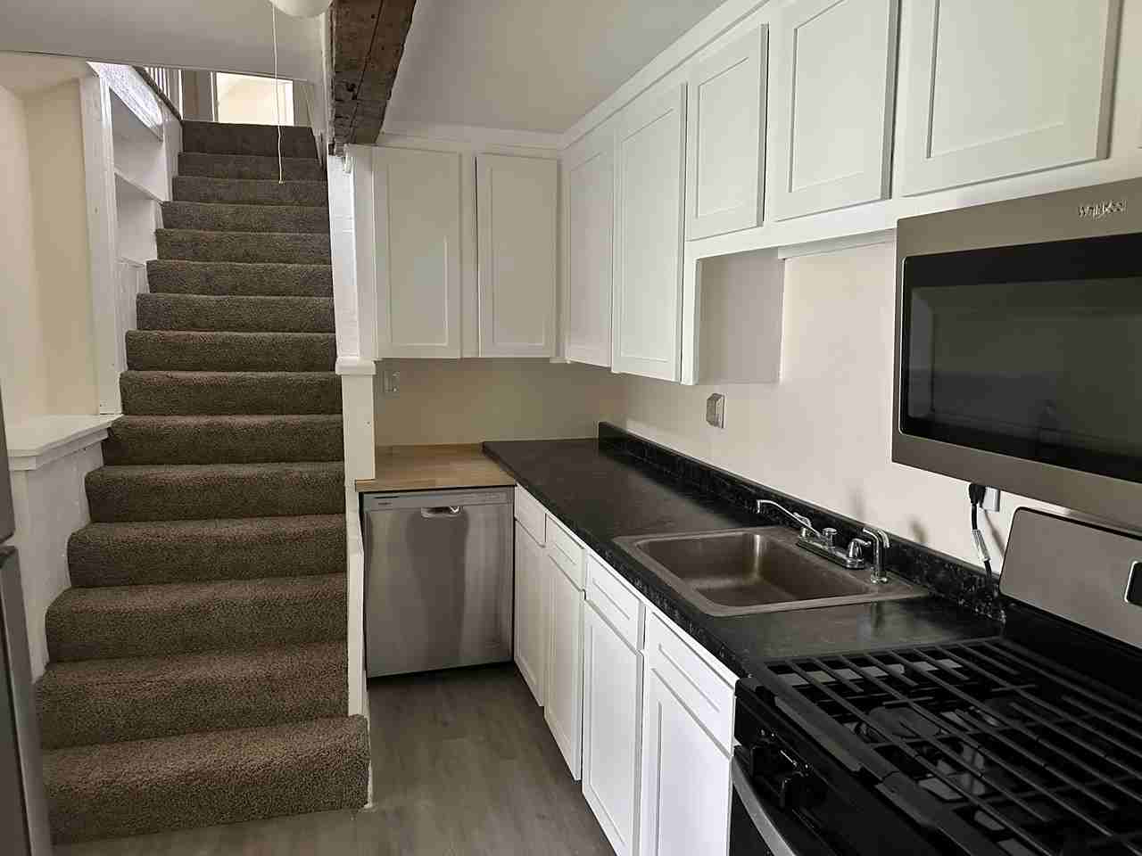 7 Stone St #3 - Photo 5 of 32