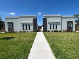 featured image of 1122 Country Club Dr #4