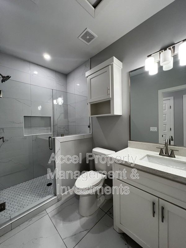 1122 Country Club Dr #4 - Photo 6 of 15
