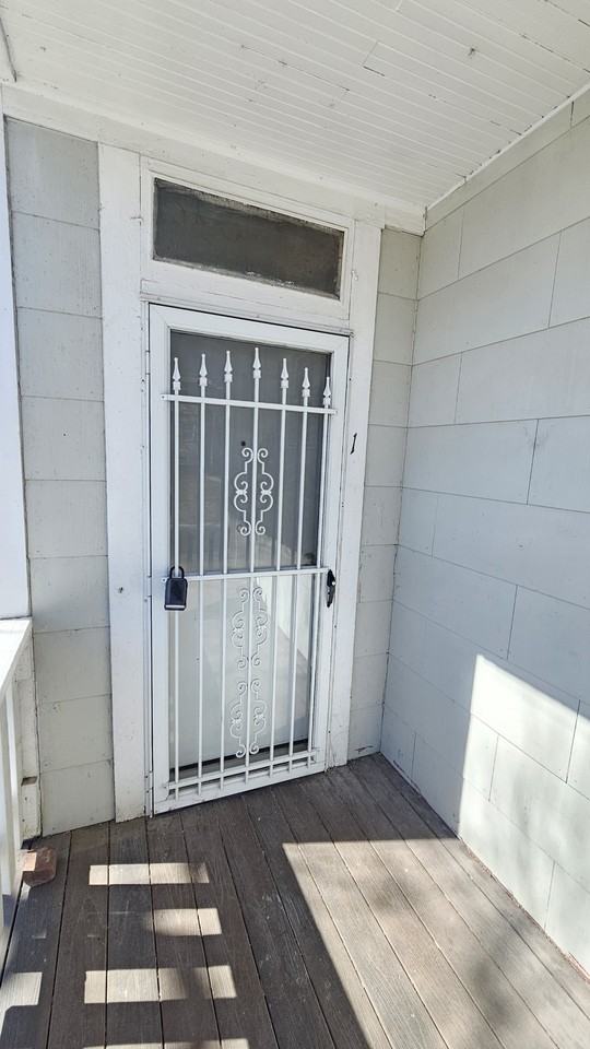 536 W Bonneville St #1 - Photo 2 of 11