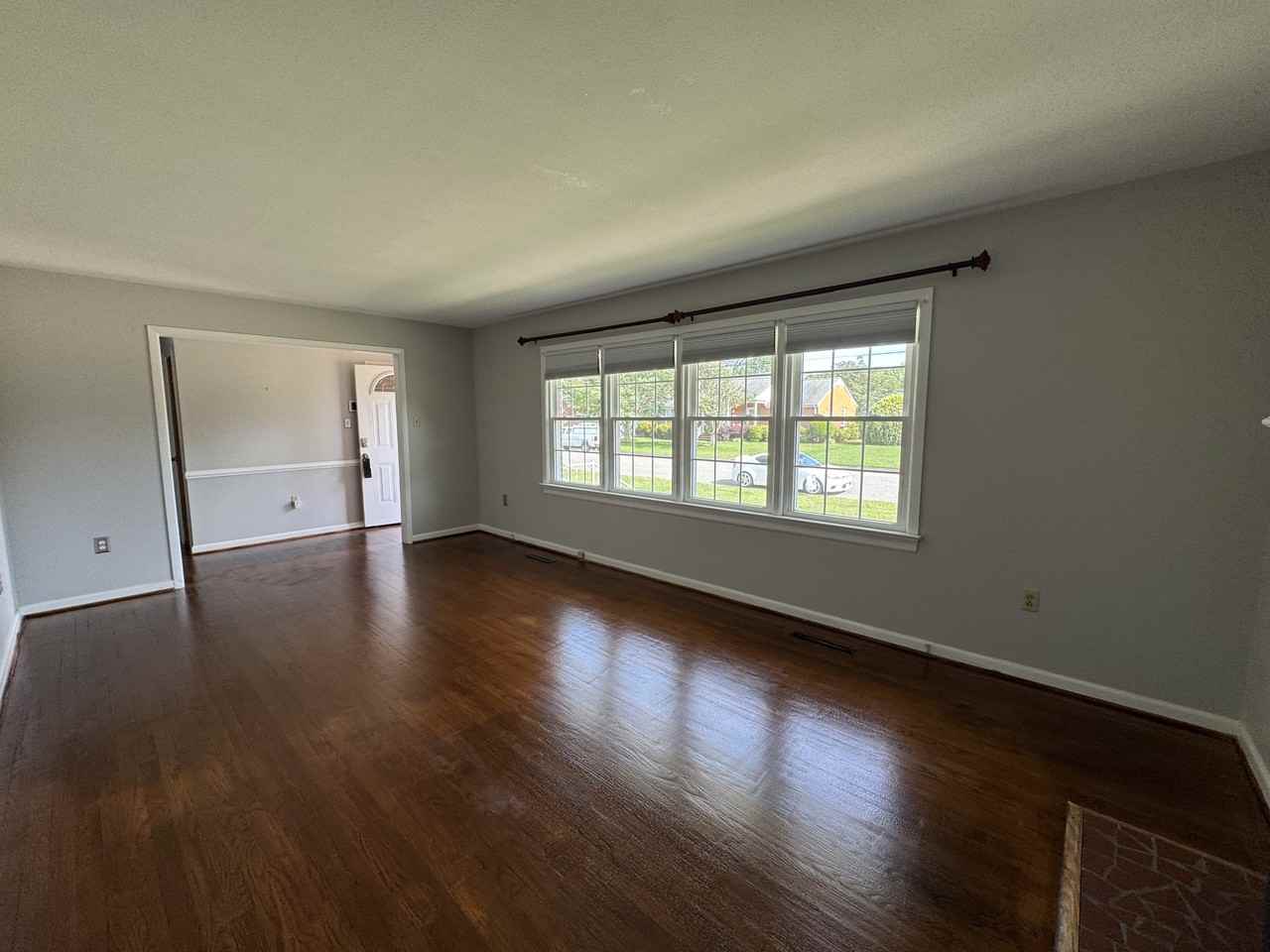 117 Southerland Dr - Photo 4 of 27