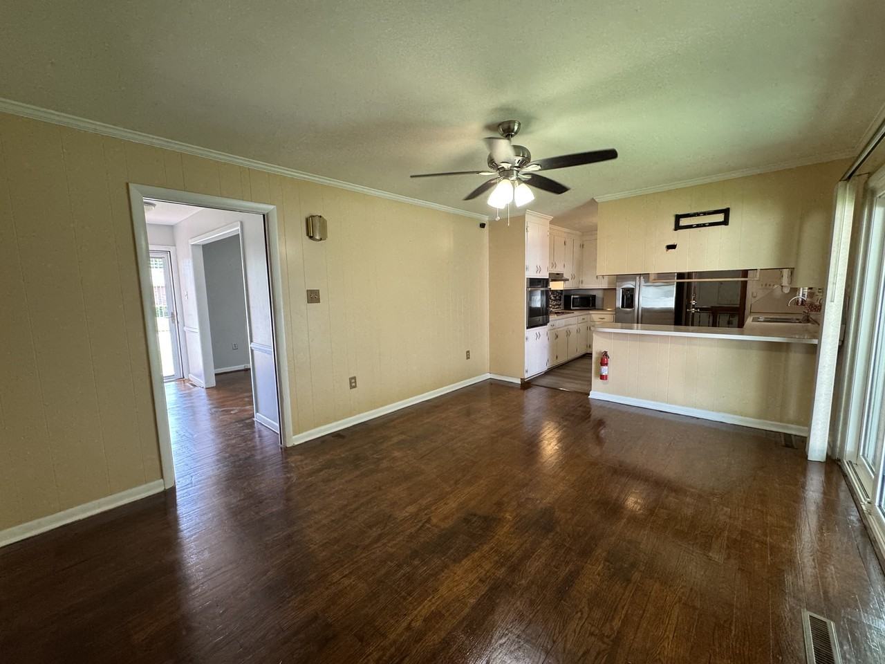 117 Southerland Dr - Photo 5 of 27