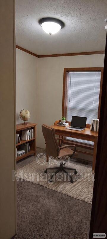 1100 Thornwood Dr - Photo 4 of 9