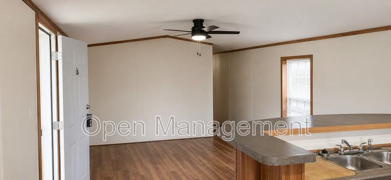 1100 Thornwood Dr - Photo 6 of 9