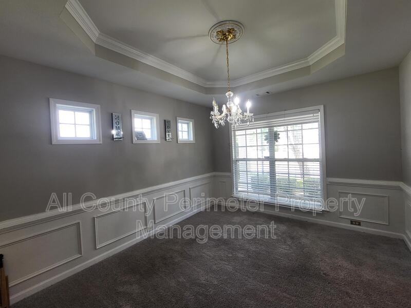 380 Simonton Crest Dr - Photo 3 of 17