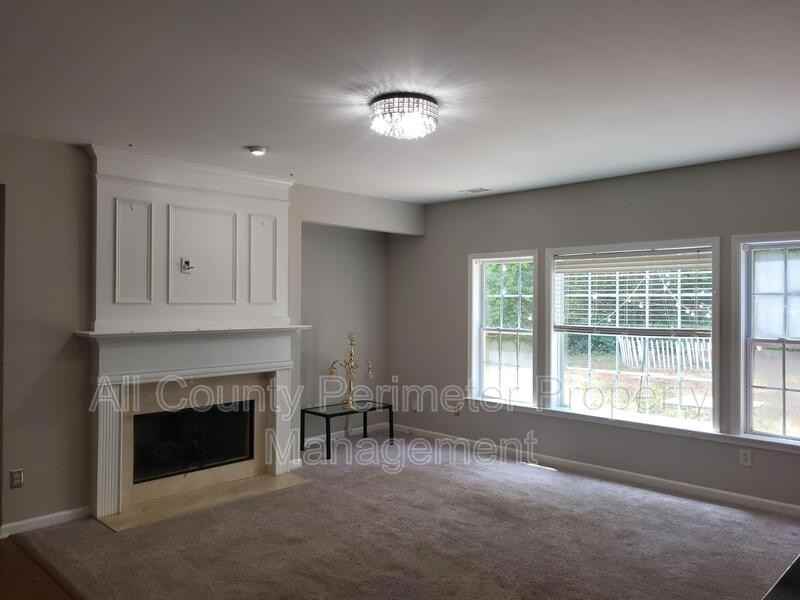 380 Simonton Crest Dr - Photo 6 of 17