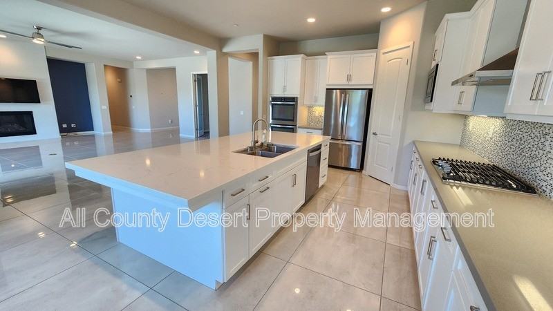 78987 Yorkville Ln - Photo 2 of 26