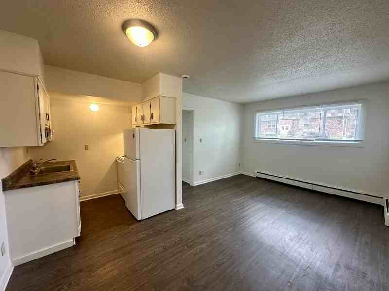 1465 Meadowview Dr #1 - Photo 2 of 11