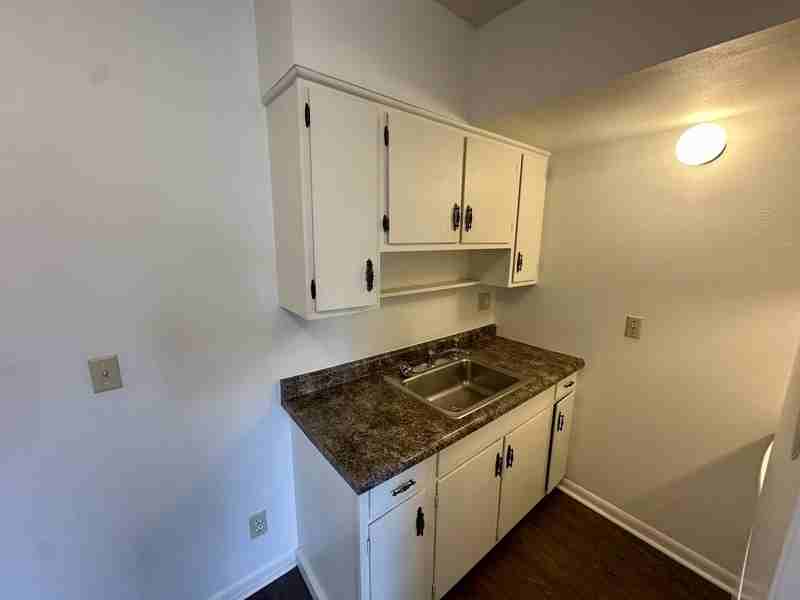 1465 Meadowview Dr #1 - Photo 3 of 11