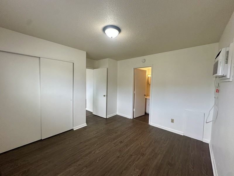 1465 Meadowview Dr #1 - Photo 7 of 11