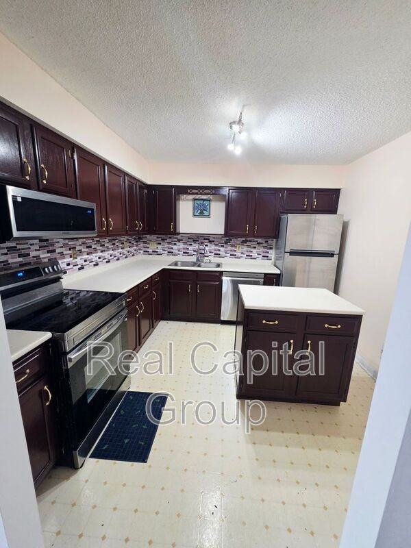 5 Cheryl Ct - Photo 6 of 39