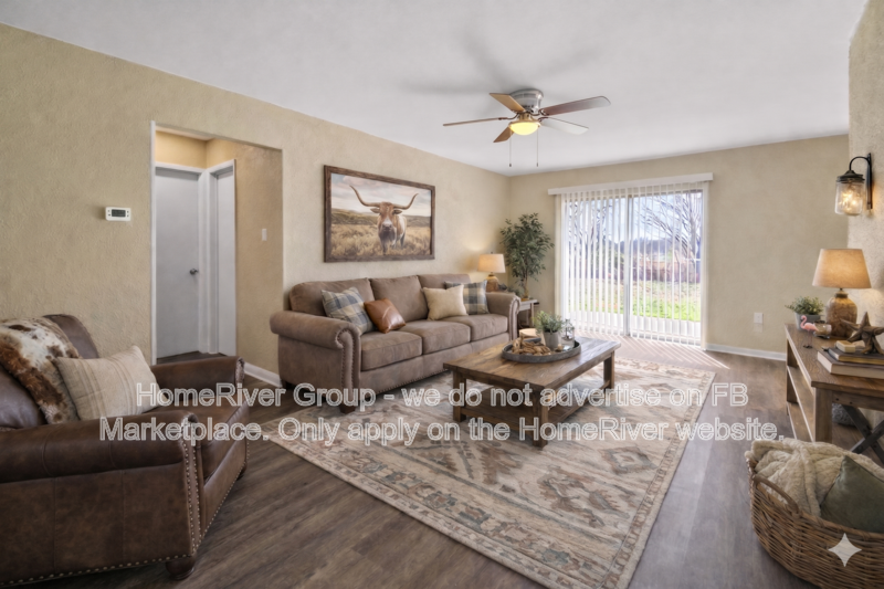 7453 Darien St - Photo 2 of 25