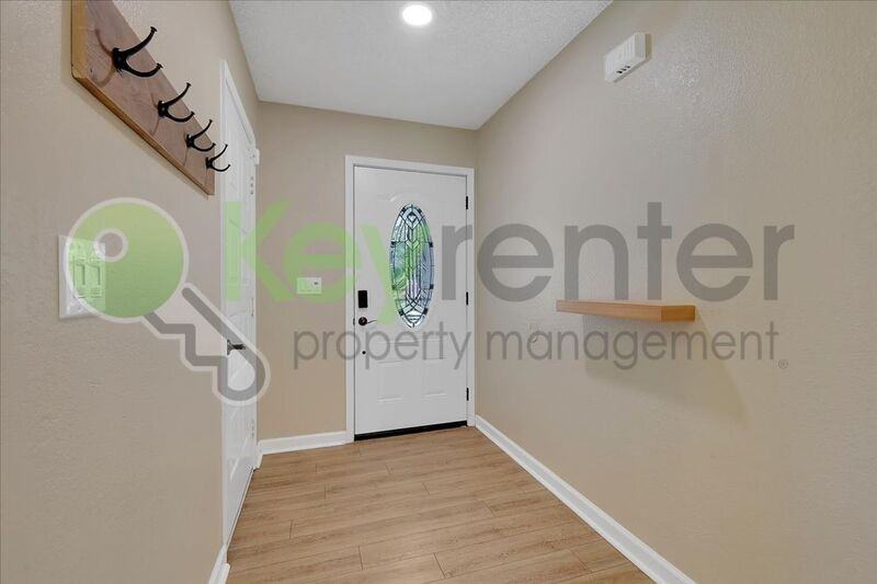 245 Withington Ave - Photo 4 of 32