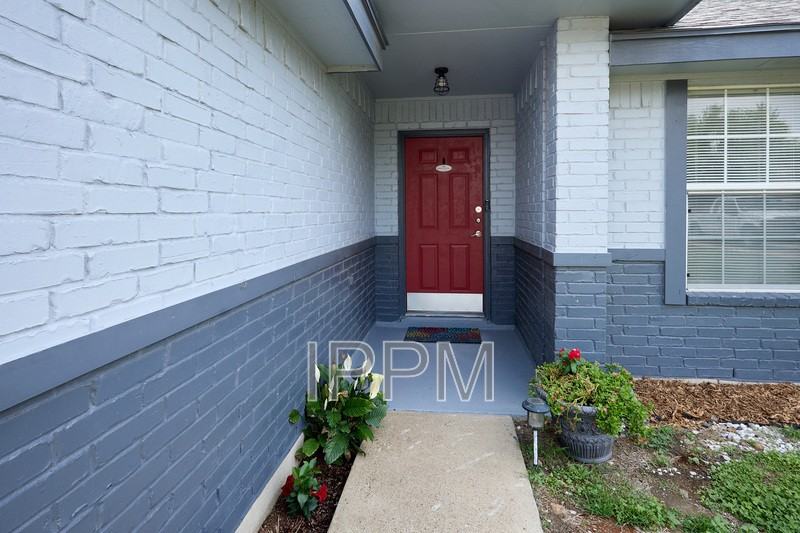 101 Taos Blvd #B - Photo 2 of 26