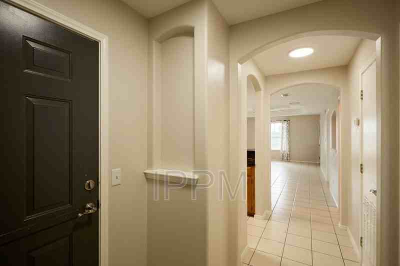 101 Taos Blvd #B - Photo 5 of 26