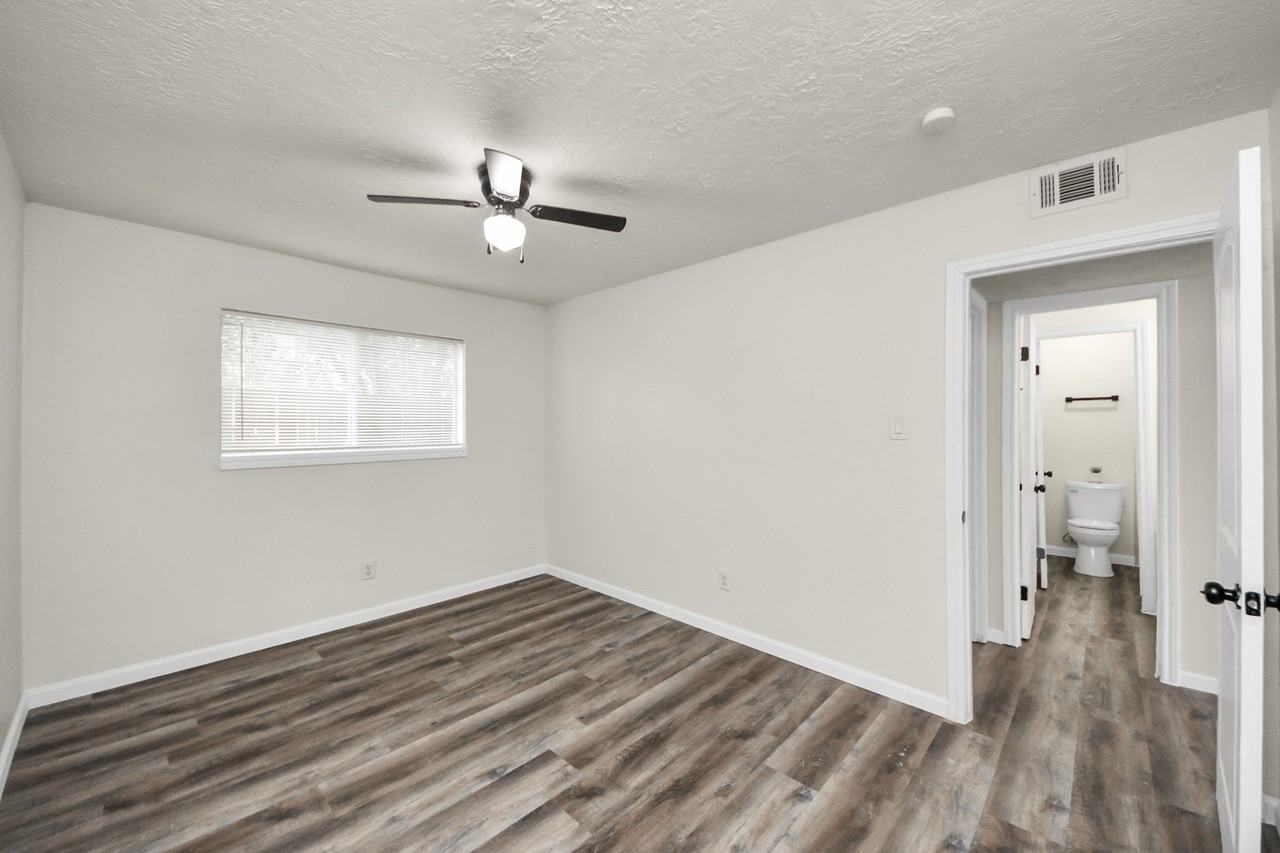 2110 Melbourne St #1 - Photo 6 of 34