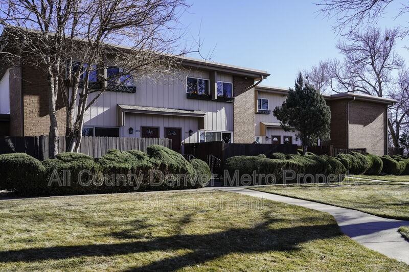2808 Eaton St - Photo 2 of 38