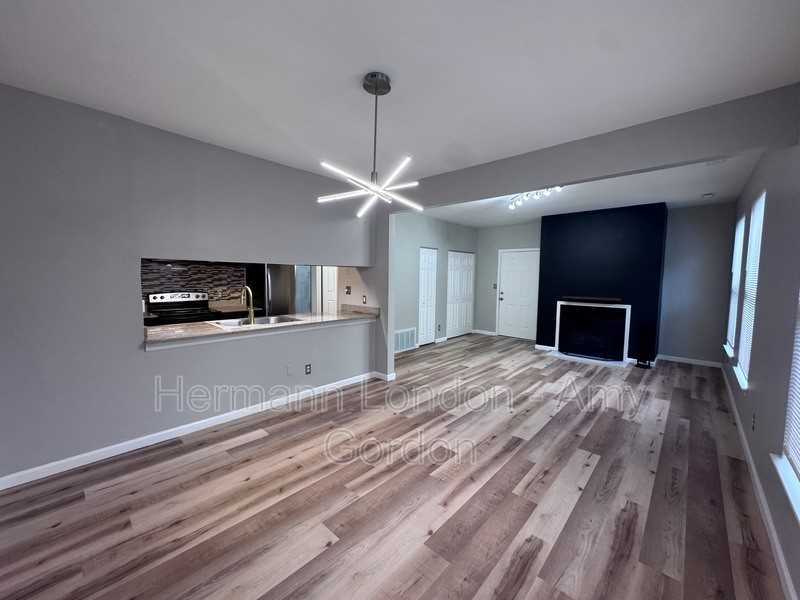 2336 Rutger St #C - Photo 2 of 18