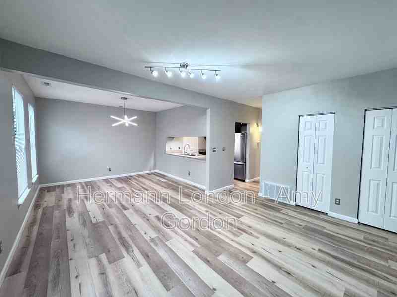 2336 Rutger St #C - Photo 4 of 18