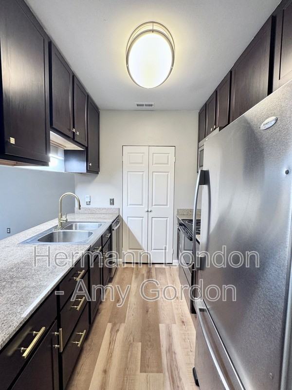 2336 Rutger St #C - Photo 7 of 18