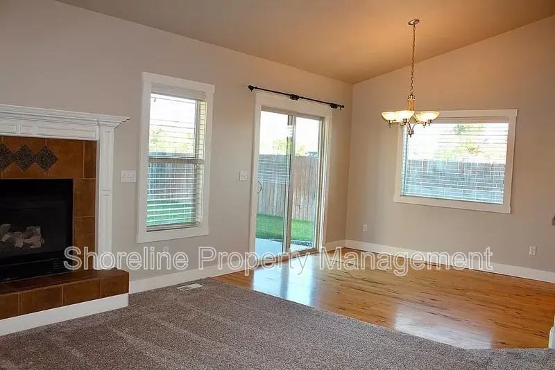 902 N Park Vista Ave - Photo 6 of 24