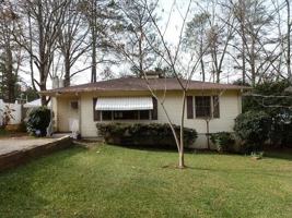 featured image of 215 Hillside Cir