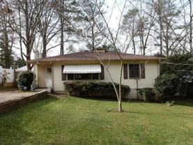 215 Hillside Cir - Photo 1 of 1
