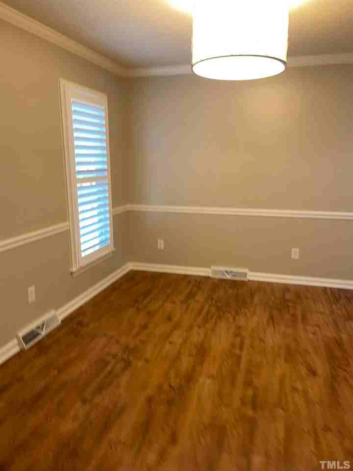 407 Portsmouth Ct - Photo 2 of 20