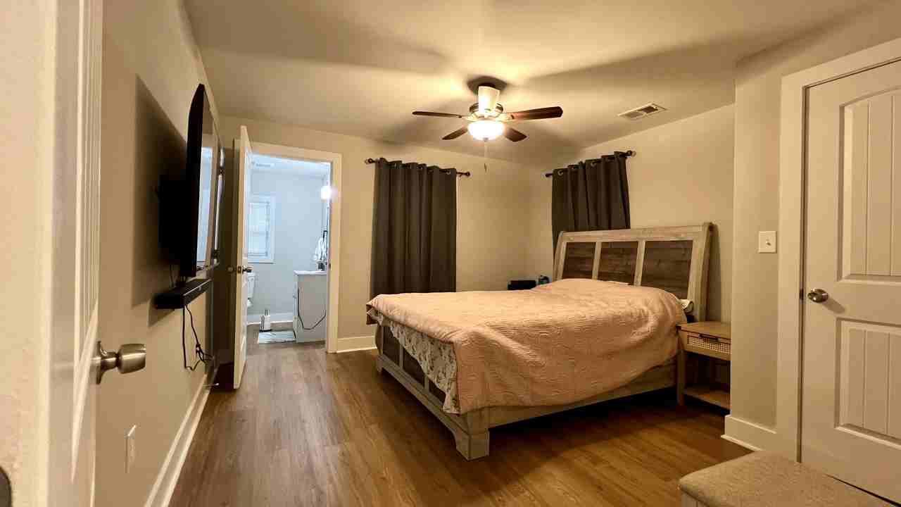 116 Jones St - Photo 4 of 14