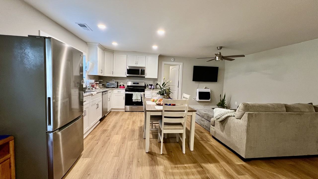 116 Jones St - Photo 6 of 14
