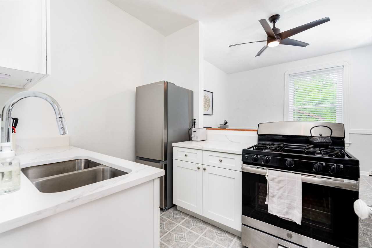 4271 Botanical Ave #2F - Photo 3 of 10