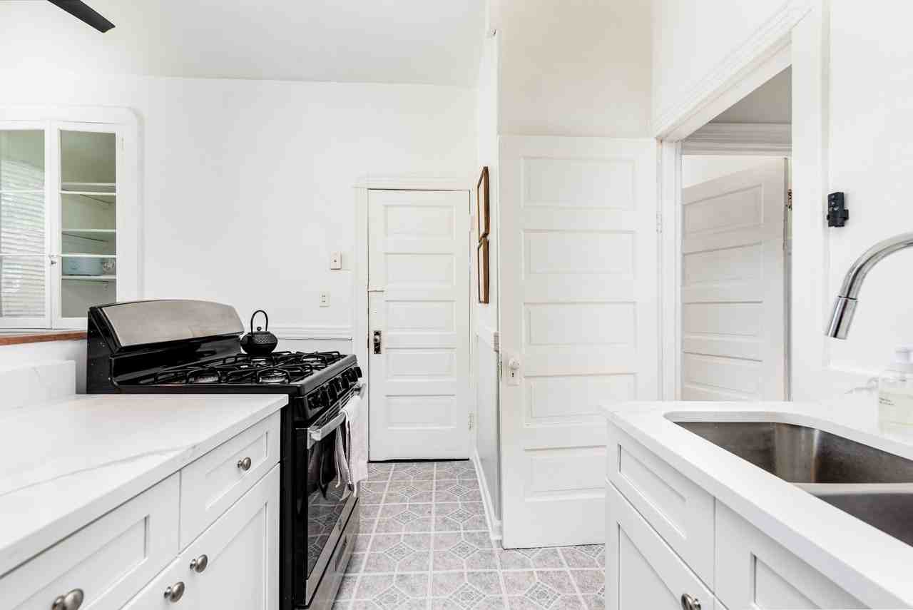 4271 Botanical Ave #2F - Photo 4 of 10