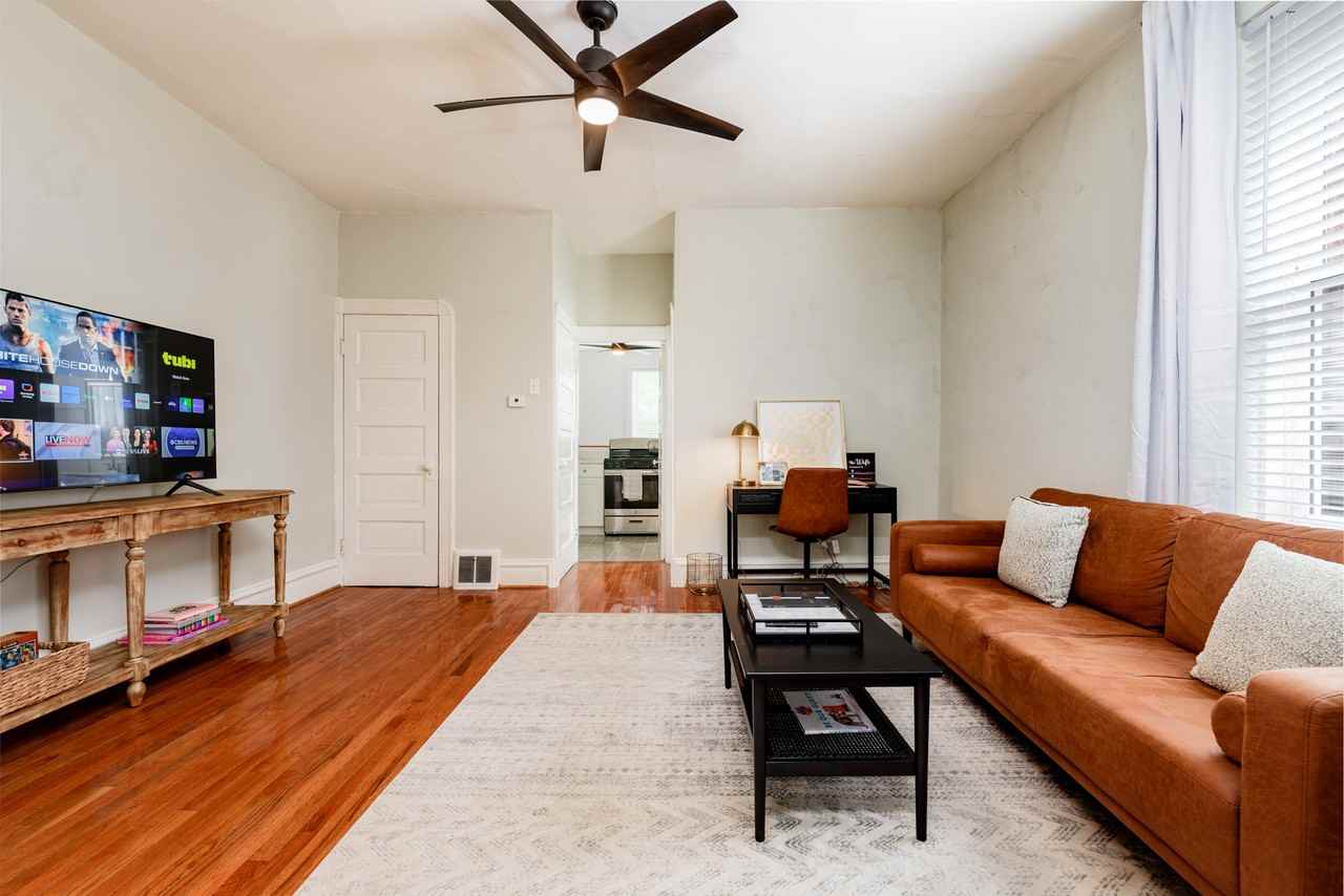 4271 Botanical Ave #2F - Photo 7 of 10