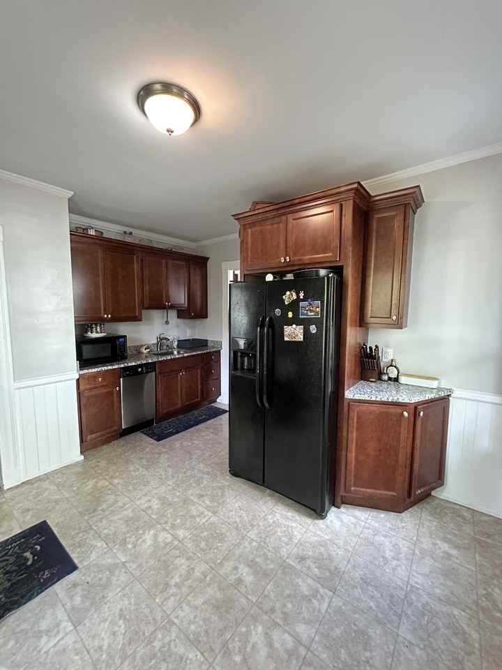 109 Warren St - Photo 5 of 11