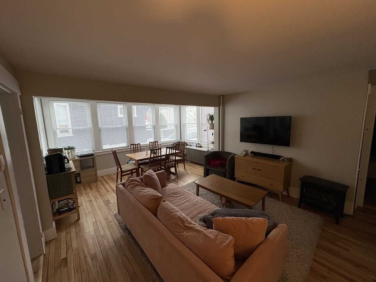 14 Essex St #1 - Photo 3 of 10