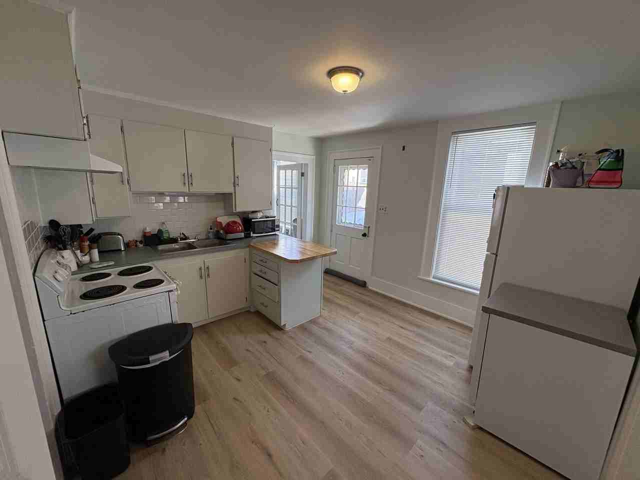 14 Essex St #1 - Photo 5 of 10