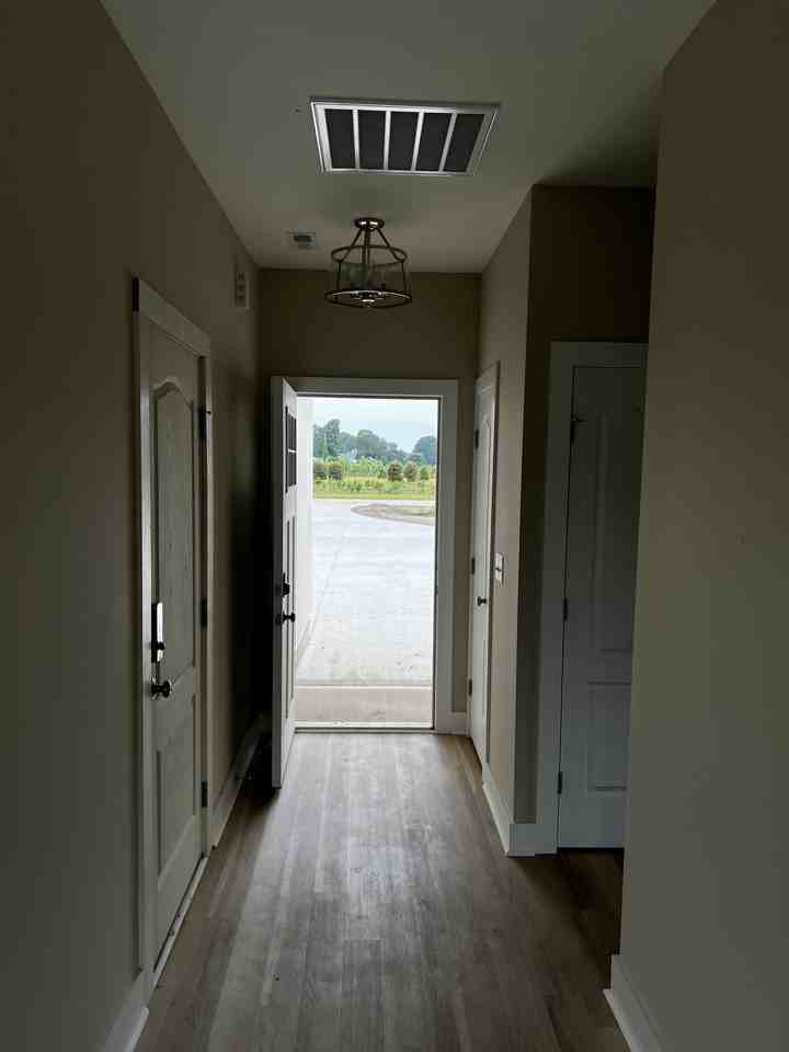 563 N Washington St - Photo 5 of 9