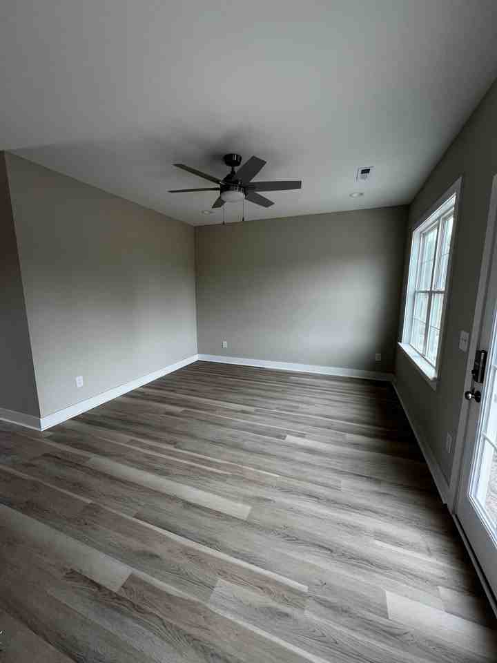 563 N Washington St - Photo 6 of 9