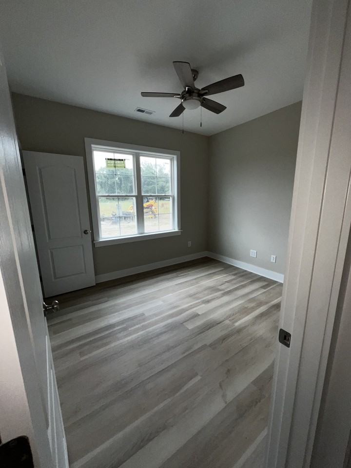 563 N Washington St - Photo 7 of 9