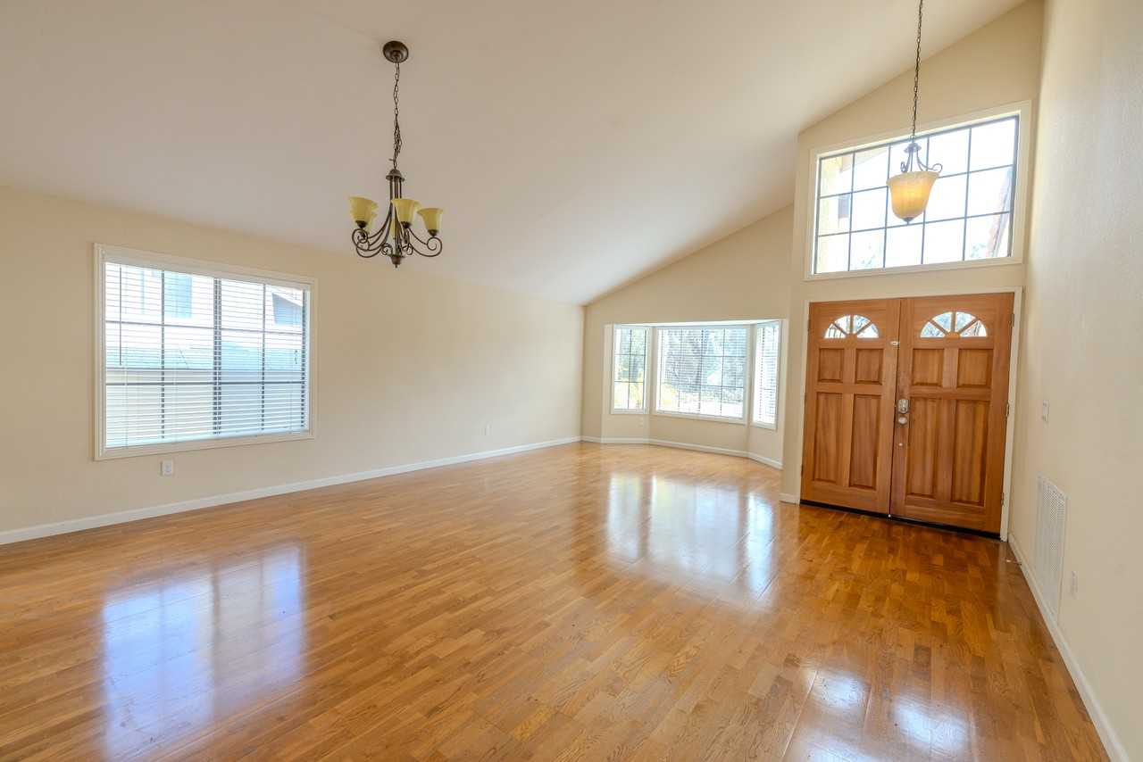 7588 Rock Canyon Dr - Photo 6 of 25