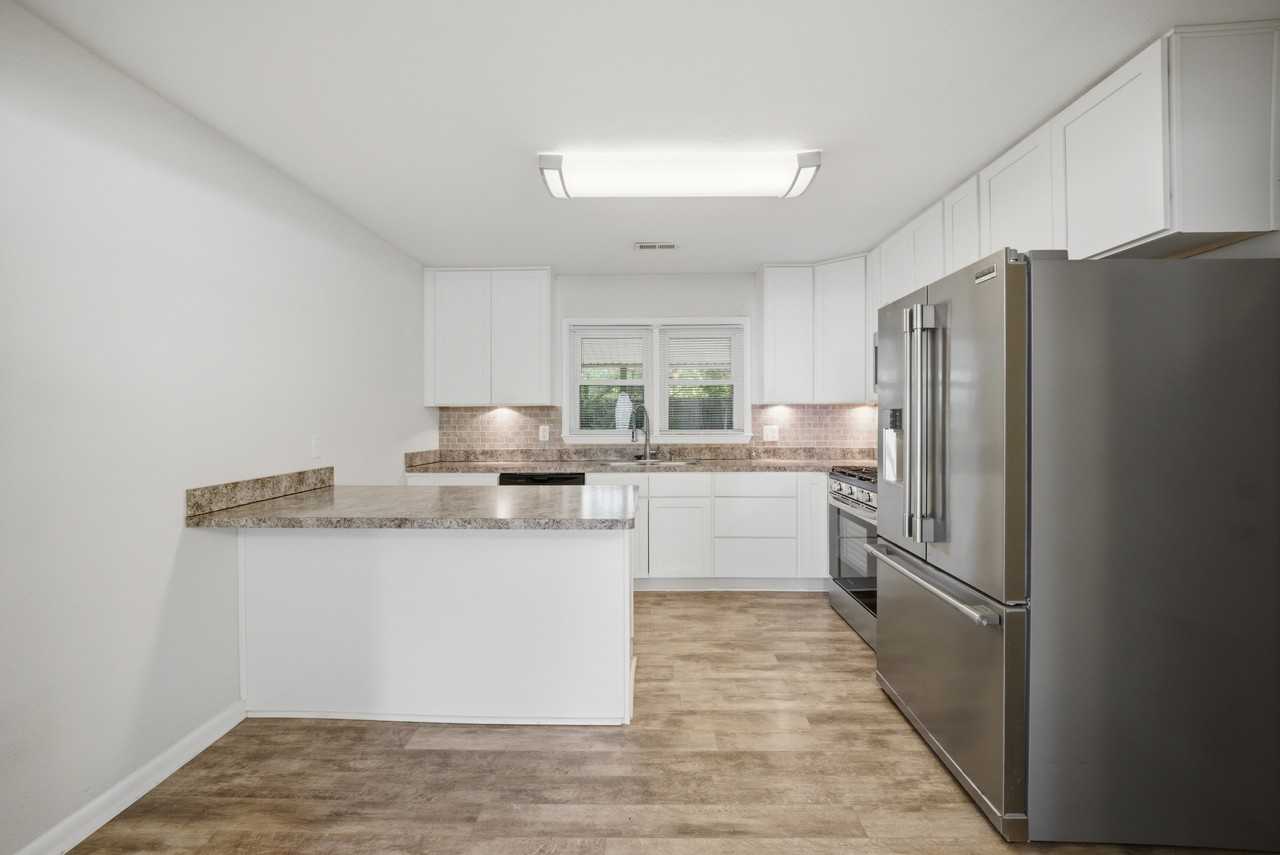 3308 Woodsman Ln - Photo 4 of 15